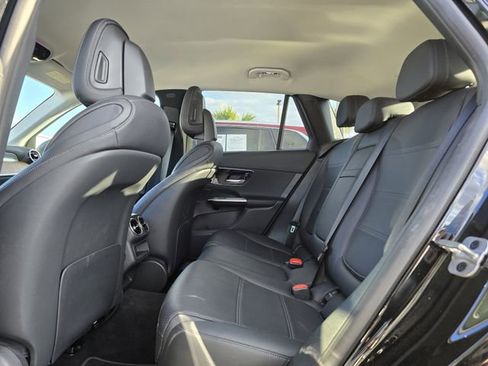 Used 2024 Mercedes-Benz GLC 300 image 12