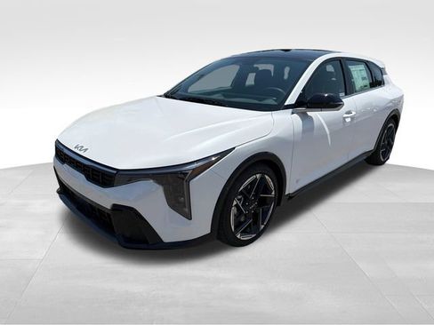 New 2026 Kia K4 GT-Line w/ GT-Line Premium Package FWD image 3