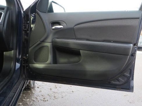 Used 2013 Dodge Avenger SE image 40