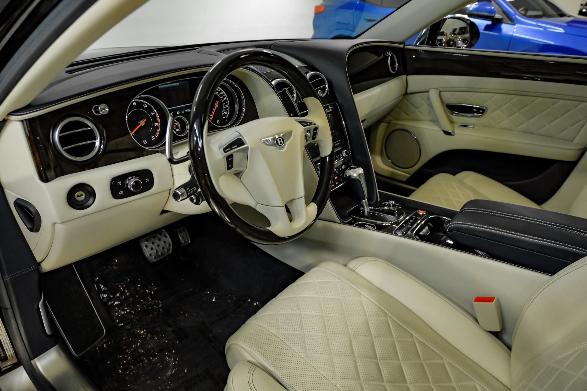 Used 2018 Bentley Flying Spur W12 AWD/4WD image 3