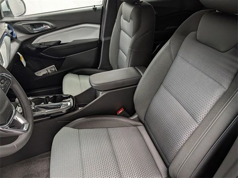 New 2026 Chevrolet Trax LT w/ Driver Confidence Package image 9