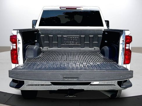 Used 2025 Chevrolet Silverado 2500 LT w/ Convenience Package AWD/4WD image 24