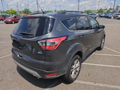 Used 2018 Ford Escape SE AWD/4WD image 3