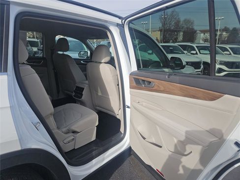 New 2026 Volkswagen Atlas SE image 27