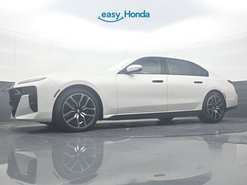 Used 2023 BMW 740i w/ Executive Package RWD image 30