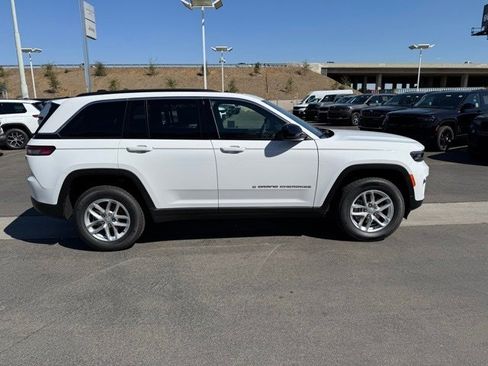 New 2025 Jeep Grand Cherokee Laredo X w/ Luxury Tech Group I image 7