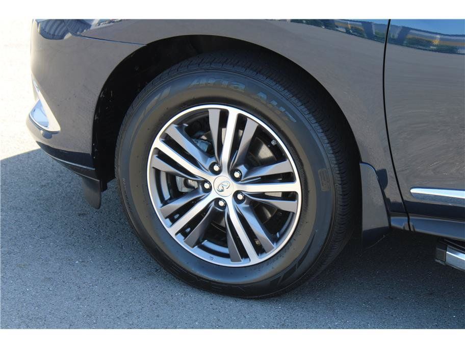 Used 2019 INFINITI QX60 Luxe w/ Essential Package FWD image 6
