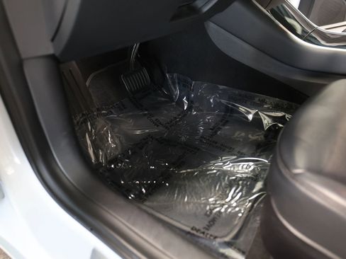 Used 2018 Tesla Model 3 Mid Range image 28