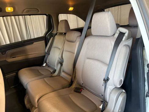 Used 2018 Honda Odyssey EX image 14