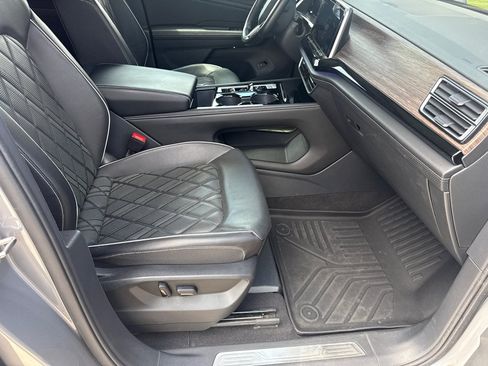 Used 2024 Volkswagen Atlas SEL Premium R-Line AWD/4WD image 23