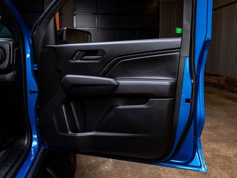 Used 2024 Chevrolet Colorado Trail Boss w/ Technology Package AWD/4WD image 37