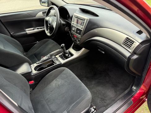 Used 2010 Subaru Impreza 2.5i image 11