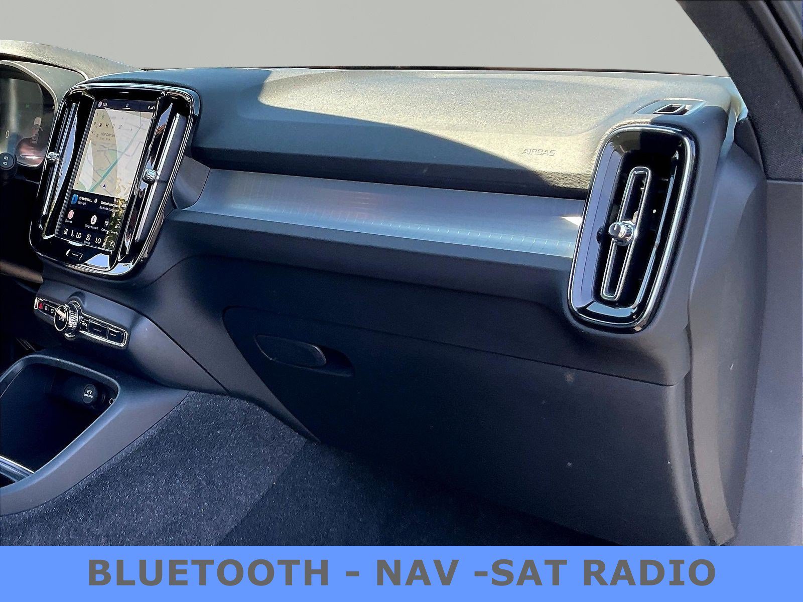 Used 2023 Volvo XC40 B5 Core AWD/4WD image 27