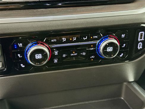 Certified 2025 GMC Sierra 1500 SLT w/ SLT Premium Plus Package AWD/4WD image 18