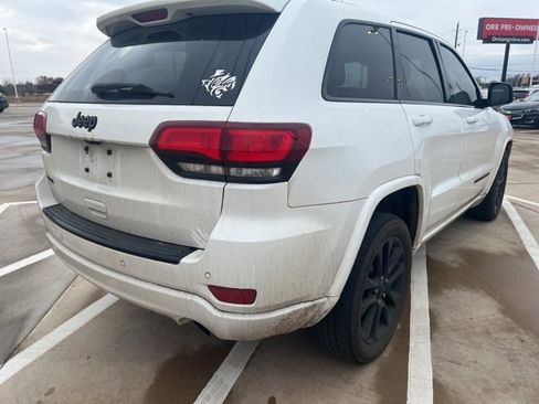 Used 2017 Jeep Grand Cherokee Altitude image 7