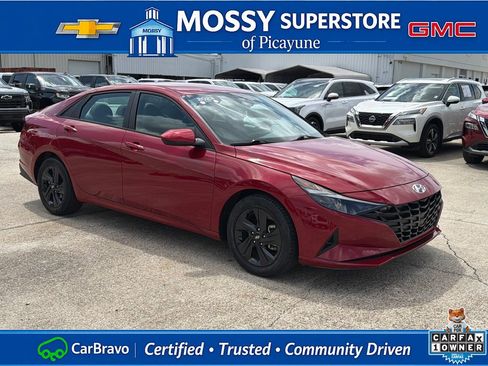 Used 2023 Hyundai Elantra SEL w/ Cargo Package FWD image 10