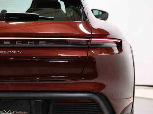 Used 2022 Porsche Taycan 4 Cross Turismo w/ Technology Package image 56