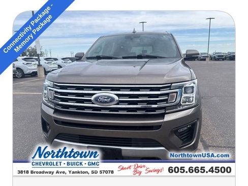 Used 2019 Ford Expedition XLT w/ Equipment Group 202A AWD/4WD image 3