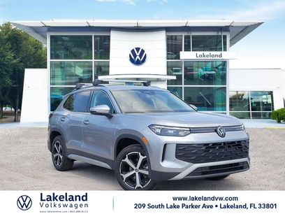 New 2025 Volkswagen Tiguan SE