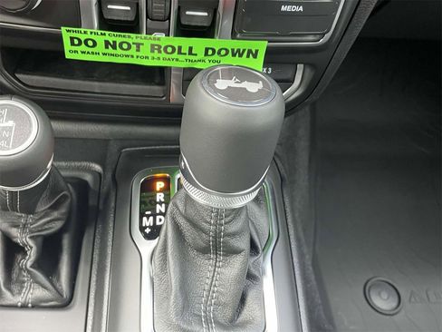 New 2025 Jeep Gladiator Sport image 21