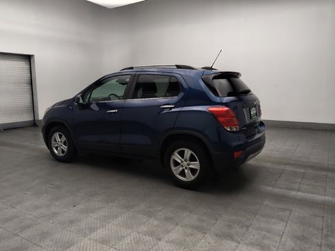 Used 2020 Chevrolet Trax LT w/ LT Convenience Package FWD image 3