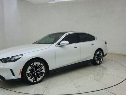 Used 2025 BMW i5 xDrive40 w/ Premium Package AWD/4WD image 70