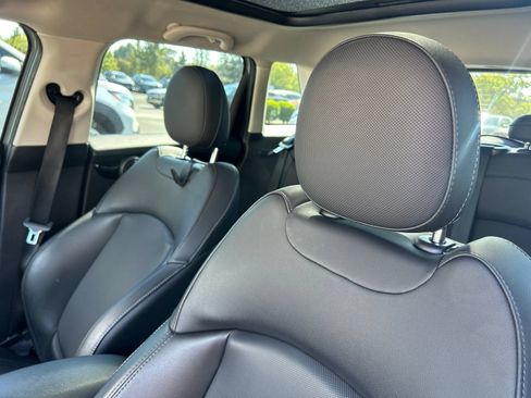 Used 2019 MINI Cooper S w/ Signature Upholstery Package FWD image 8