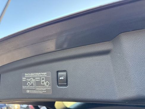 Used 2021 INFINITI QX50 Luxe w/ Appearance Package image 12