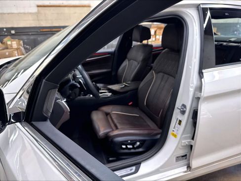 Used 2023 BMW 530i w/ Executive Package RWD image 27