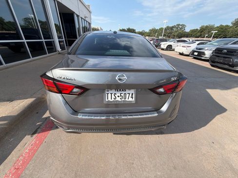Used 2021 Nissan Altima 2.5 SV w/ SV Premium Package FWD image 8