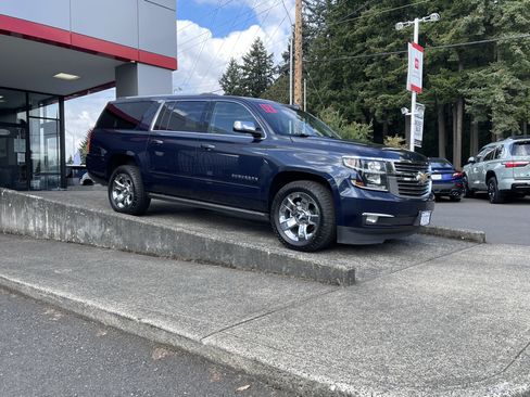 Used 2017 Chevrolet Suburban Premier AWD/4WD image 1