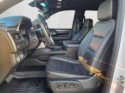 Used 2022 GMC Yukon SLT w/ SLT Premium Package AWD/4WD image 16