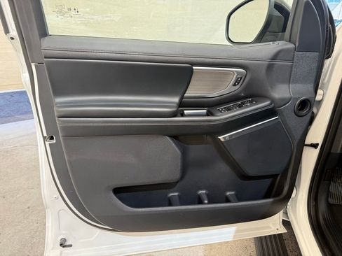 Used 2025 Ford Expedition Max Platinum AWD/4WD image 34