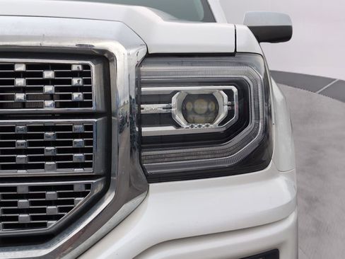 Used 2018 GMC Sierra 1500 Denali w/ Denali Ultimate Package image 11