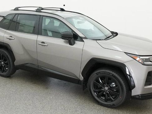 Used 2026 Toyota RAV4 SE FWD image 15