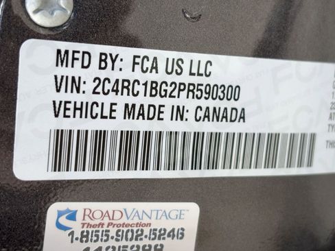 Used 2023 Chrysler Pacifica Touring-L image 18