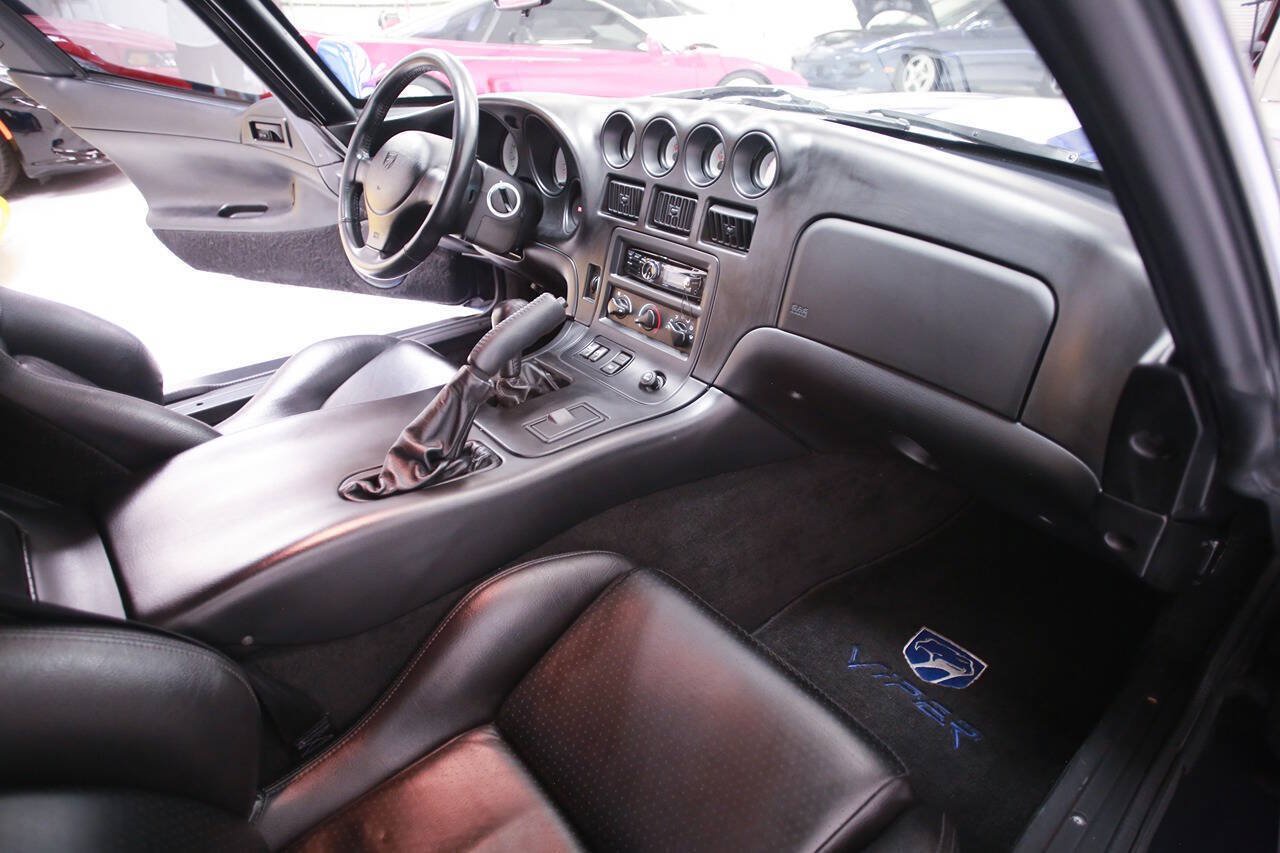 Used 1996 Dodge Viper GTS RWD image 17