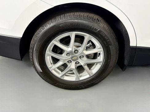 Used 2024 Chevrolet Equinox LS w/ LS Convenience Package FWD image 33