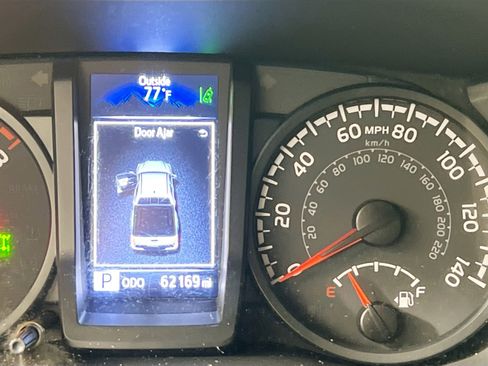 Used 2021 Toyota Tacoma SR AWD/4WD image 17
