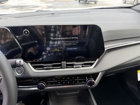 New 2026 Chevrolet Equinox LT w/ Convenience Package II image 24