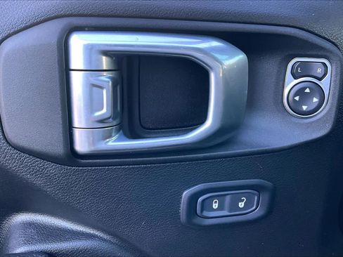 Used 2022 Jeep Wrangler Sport S image 30