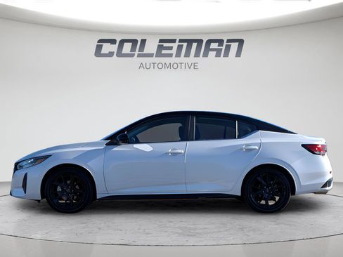 Certified 2025 Nissan Sentra SR w/ Midnight Edition FWD image 8