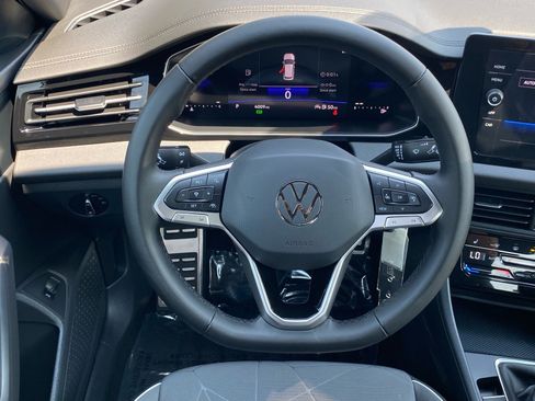 Certified 2025 Volkswagen Jetta Sport FWD image 7