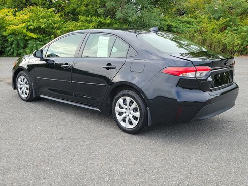 Used 2023 Toyota Corolla LE FWD image 7
