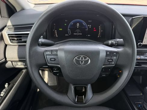 Used 2025 Toyota Camry LE FWD image 13
