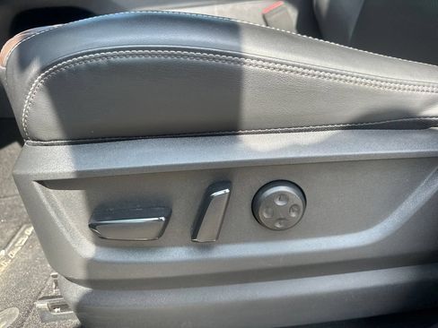 Used 2025 Nissan Armada Platinum AWD/4WD image 26