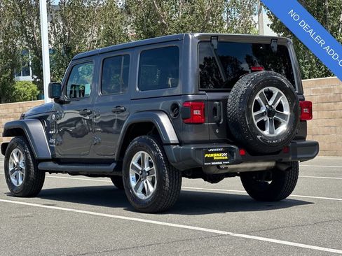 Used 2018 Jeep Wrangler Unlimited Sahara AWD/4WD image 6