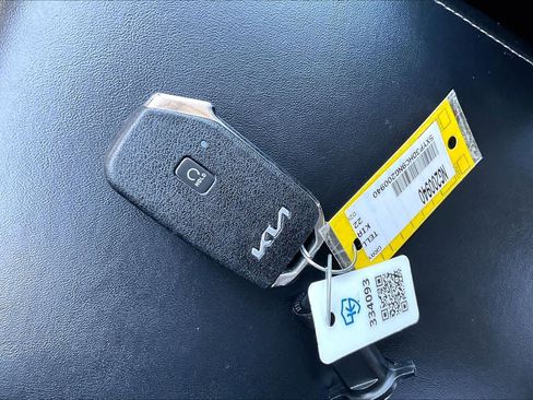 Used 2022 Kia Telluride EX w/ EX Premium Package image 15