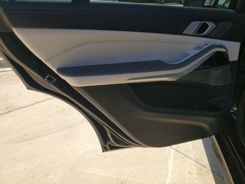 Used 2024 BMW X7 M60i w/ Executive Package image 30