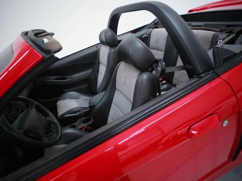 Used 2004 Ford Mustang Cobra RWD image 18